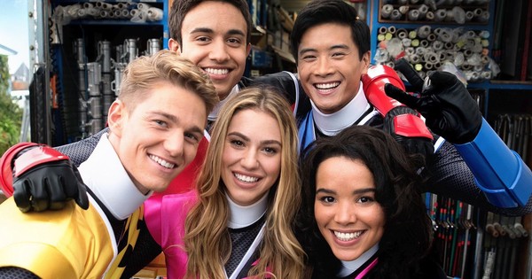 Power Rangers Ninja Steel Recasts Yellow Ranger - News - Anime News Network