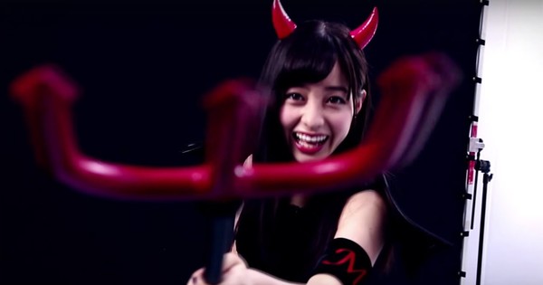 Kanna Hashimoto Dances Like a Devil in New Lipstick Commercial ...