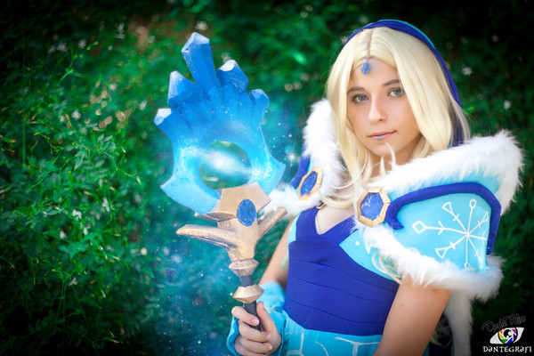 Defense of the Ancients' Crystal Maiden - Daily Cosplay - Interest ...