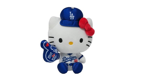 Dodgers_hello_kitty_02