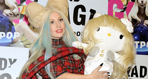 Lady Gaga Storms Japan with Anime Makeup and Lifesize Dolls - Interest ...